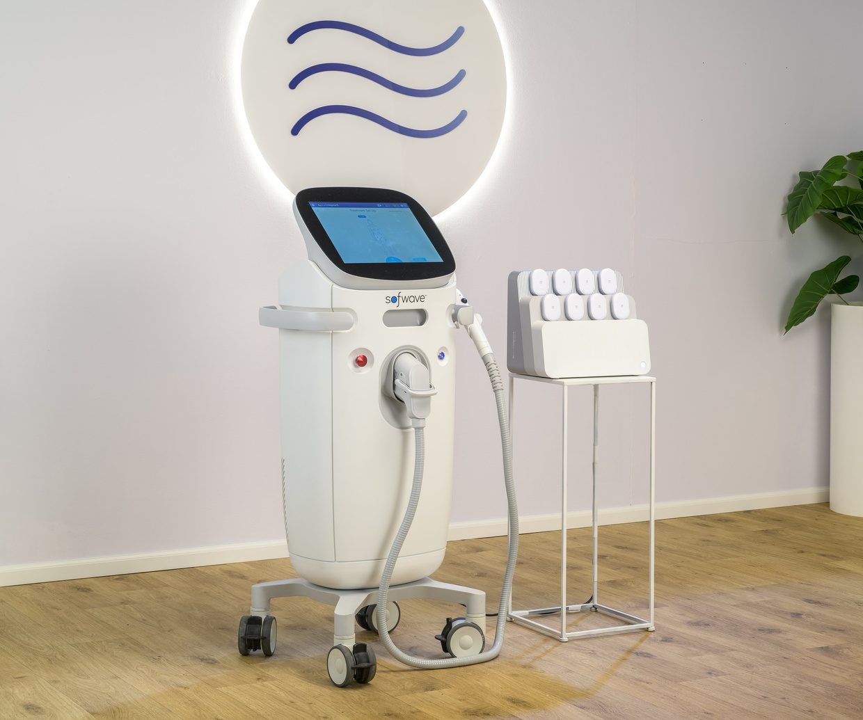 Sofwave ultrasound system with touchscreen and treatment handpiece